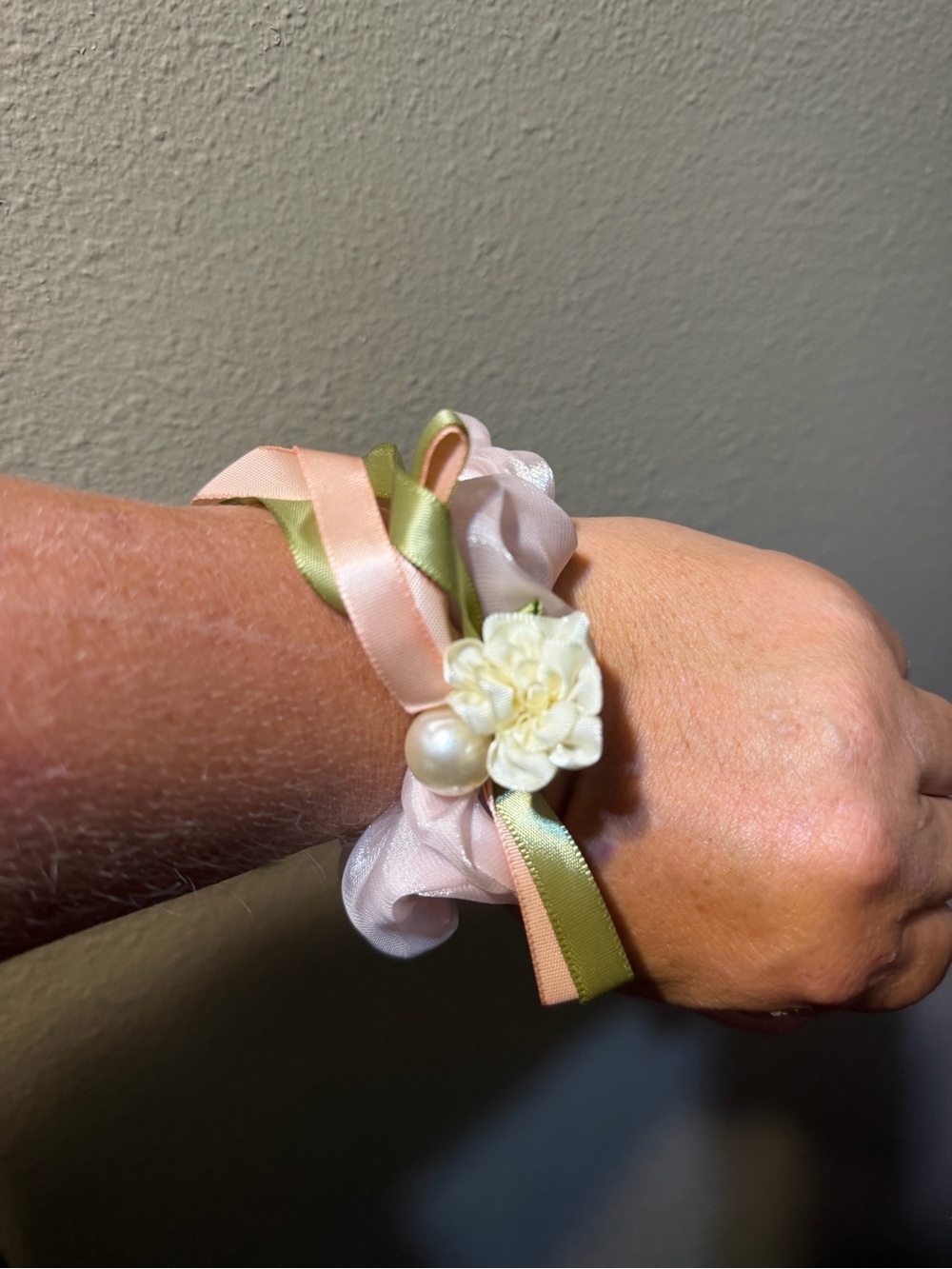 6 Ribbon Wrist Corsage or pony tail scrunchie -2 pink, 2 blk, 2 cream